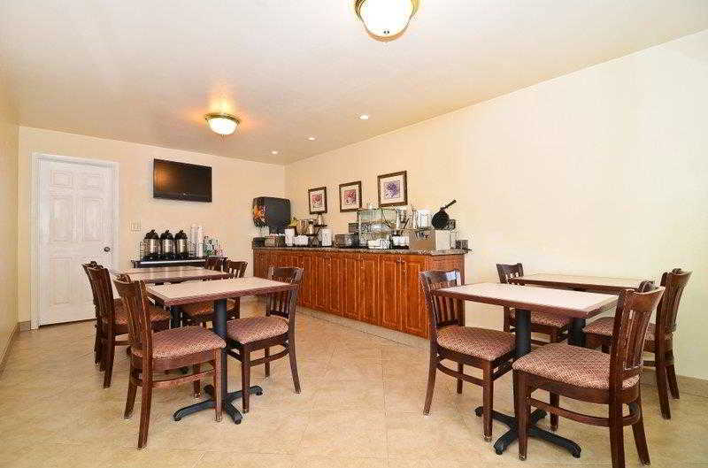 Quality Inn Price Gateway To Moab National Parks Restaurant photo